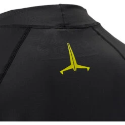 Musto Insignia UV Fast Dry Rash Guard - Black 6 Musto Insignia UV Fast Dry Rash Guard - Black -Wetsuit Specialty Shop 2020 Musto Insignia Fast Dry Long Sleeve Rash Guard 80901 991 3